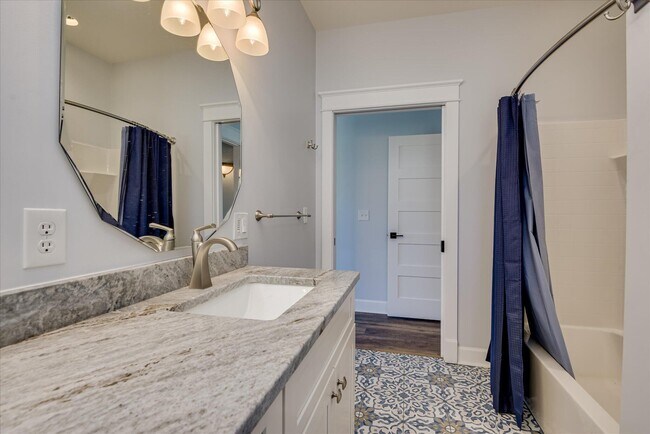 Building Photo - 400 Rish Store Rd