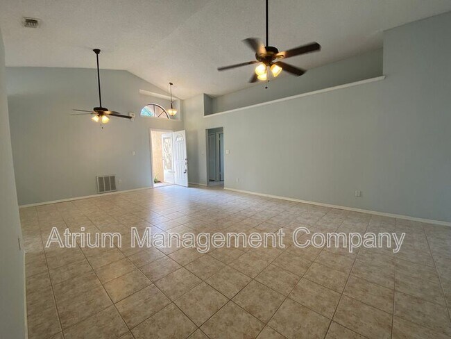 Building Photo - 277 Lakebreeze Cir