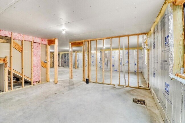 Building Photo - 2439 River's Bend Dr E