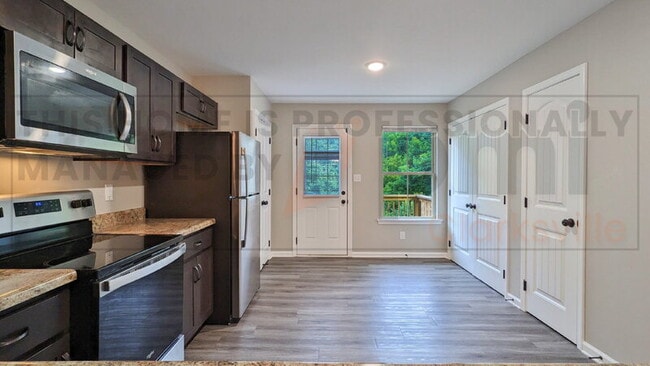 Building Photo - 107 Smithson Ln