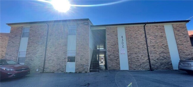 Building Photo - 4302 Lake Rd