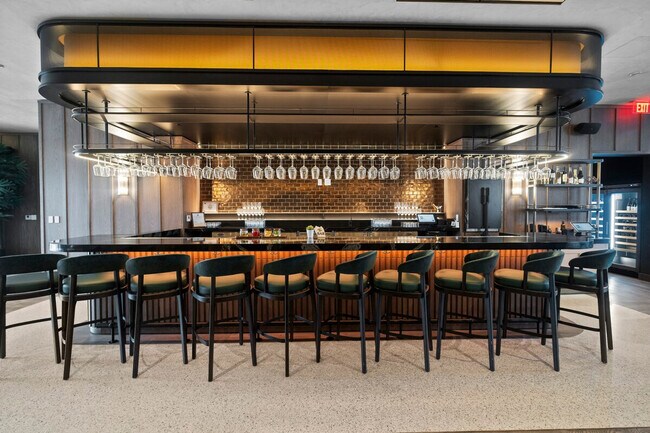 Building Photo - 215 SW 5th Ave