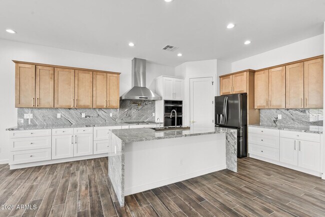 Building Photo - 22926 W La Mirada Dr