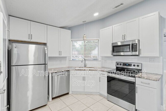 Building Photo - 110 Parkwood Dr