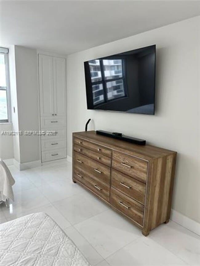 Building Photo - 5701 Collins Ave