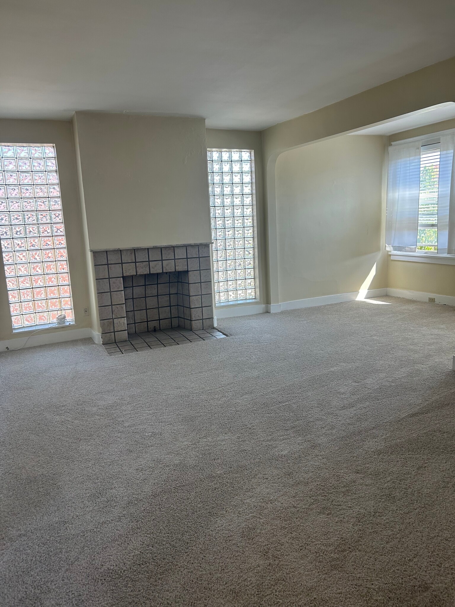 Living room - 927 Jancey St