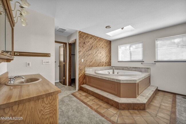 Building Photo - 30 El Caballo Trail