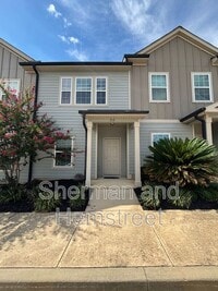 Building Photo - 713 Tarvin Cir
