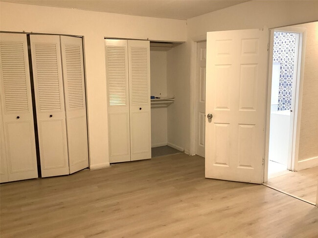 Building Photo - 5280 Bosque Ln