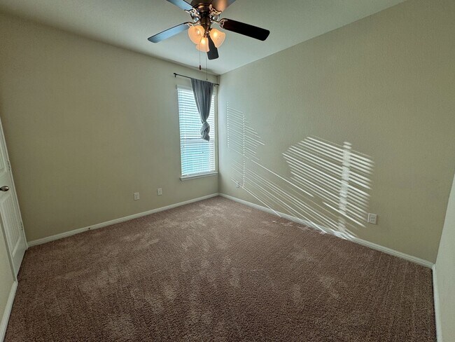 Building Photo - 8900 Viewpark Ln