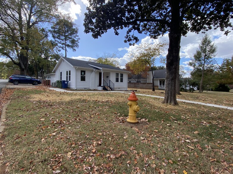 280 K reno, Extra large corner lot in historic Five Points - 1524 Ward Ave NE