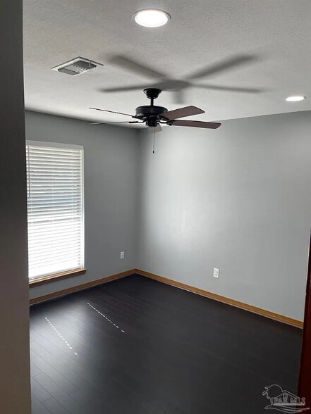 Building Photo - 1270 Palisade Rd