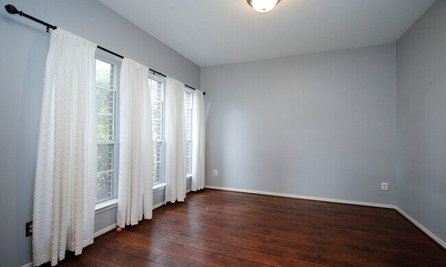 Building Photo - 16706 Mallory Bridge Dr