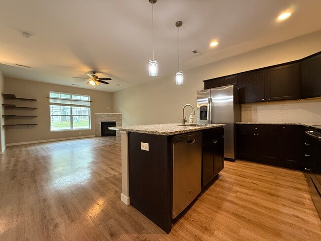 Building Photo - 1318 N Dodge St Ct