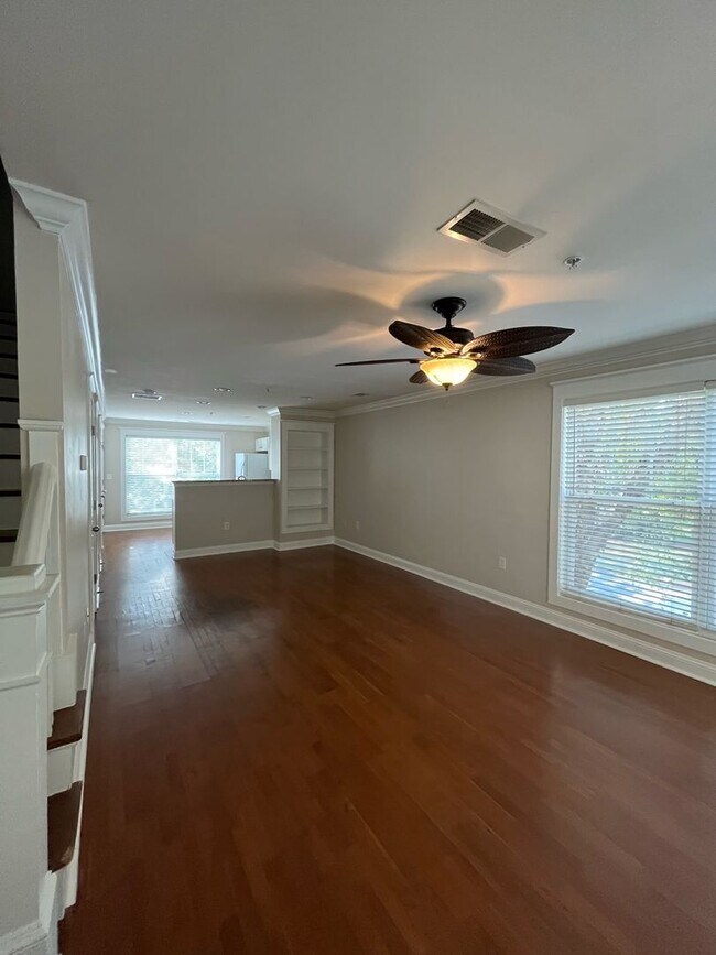 Building Photo - 2 Bedroom/2 Bathroom Apartment in the Woodlands!