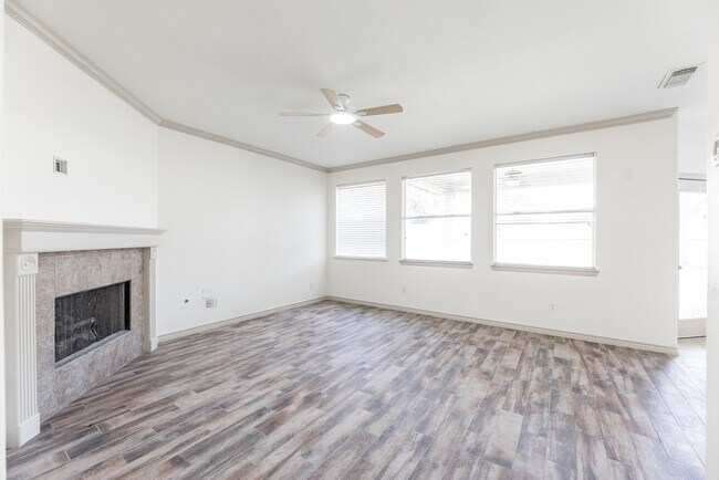 Building Photo - 32506 Rosella Ln