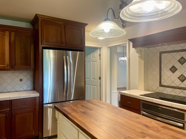 Building Photo - Turnkey Renovated Home!