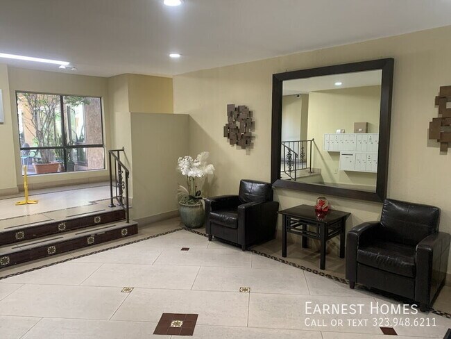 Building Photo - 1750 Camino Palmero St