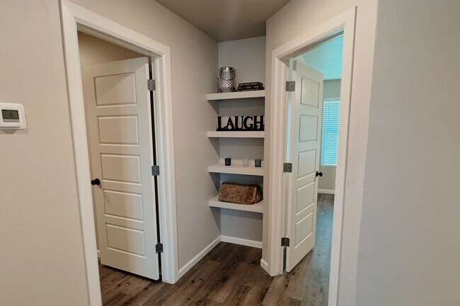 Building Photo - Townhome For Rent NW OKC!