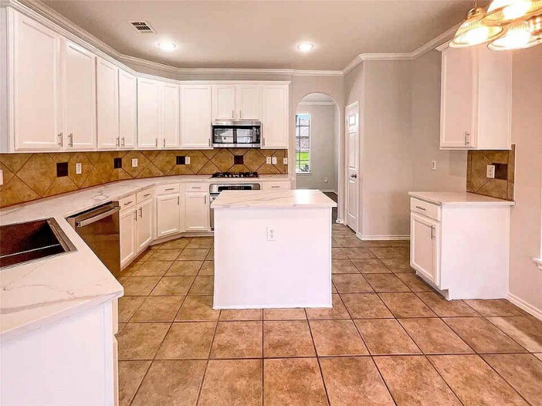 Building Photo - 1207 Whitecreek Dr