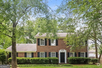 Building Photo - 2885 Summit View Ct
