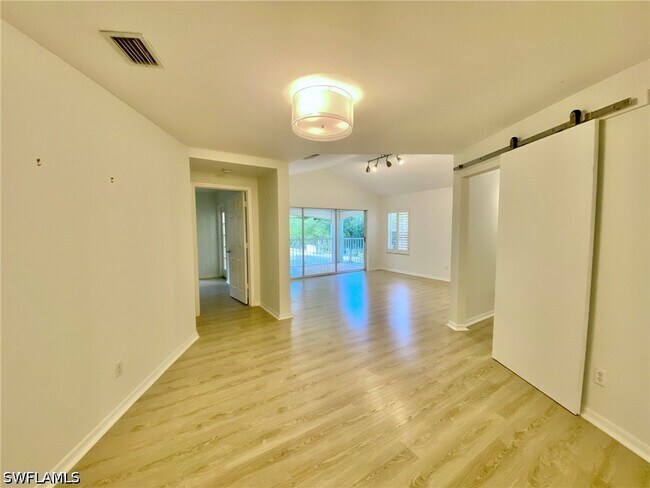 Building Photo - 1096 Woodshire Ln