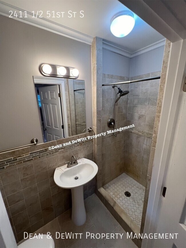 Building Photo - 2411 1/2 51st St S-