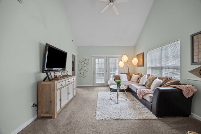 Building Photo - Stunning Townhome for Rent in Whitsett!