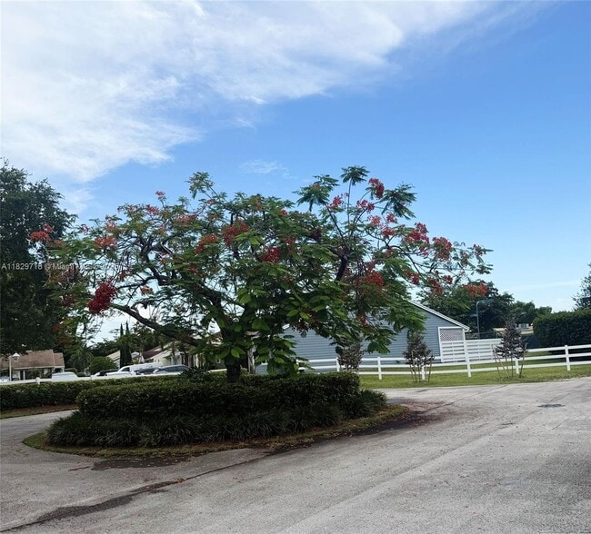 Building Photo - 14610 SW 145th Pl