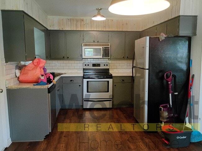 Building Photo - Comfortable 3-Bed, 2-Bath Rental in Quiet ...