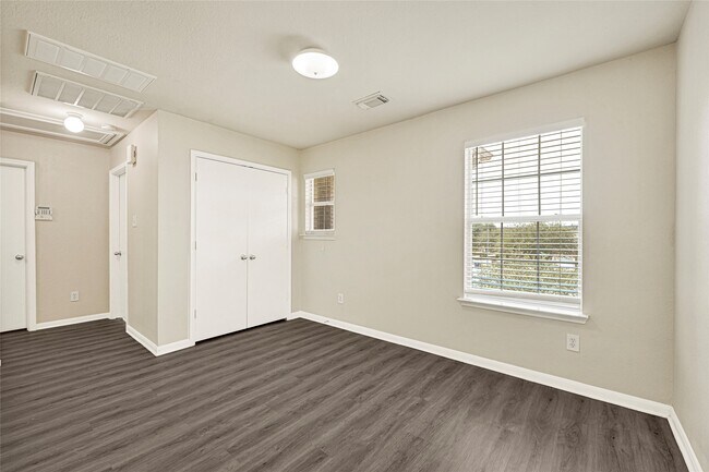 Building Photo - 29402 Legends Stone Dr