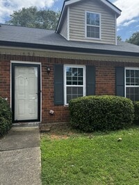 Building Photo - 492 Huntington Road