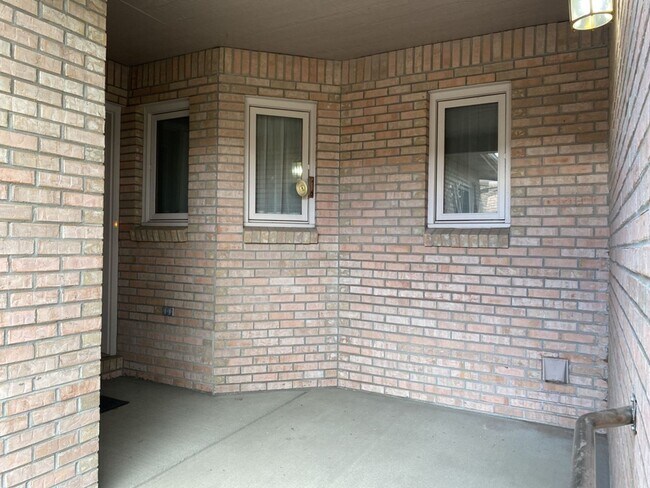 Building Photo - 4 Bed 3 Bath Patio Style Duplex in West Fort Collins
