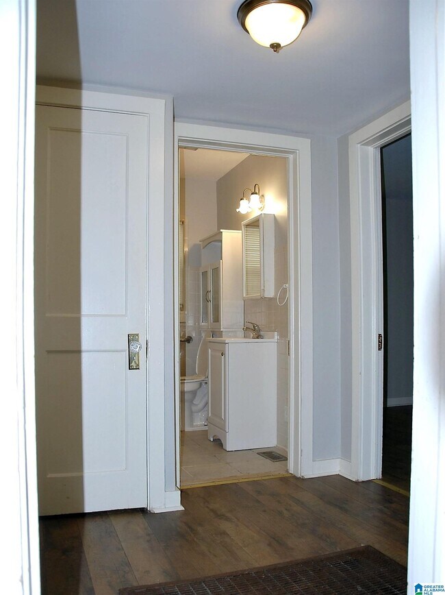 Building Photo - 3257 Allison-Bonnett Memorial Dr