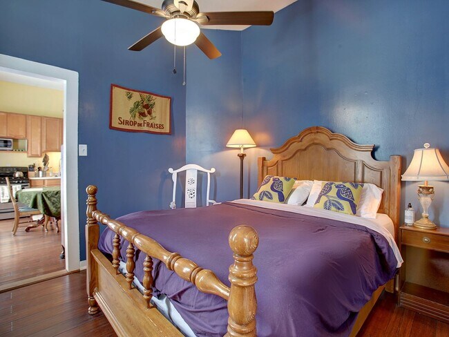 Building Photo - 617 Lyons St