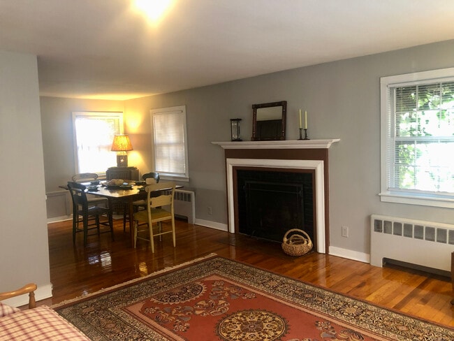 Building Photo - 57 Vine St