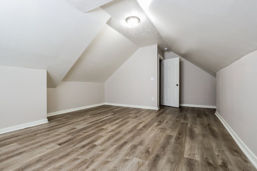 Building Photo - 6824 Yakima Way