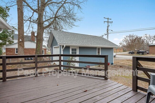 Building Photo - 3212 Vinton St