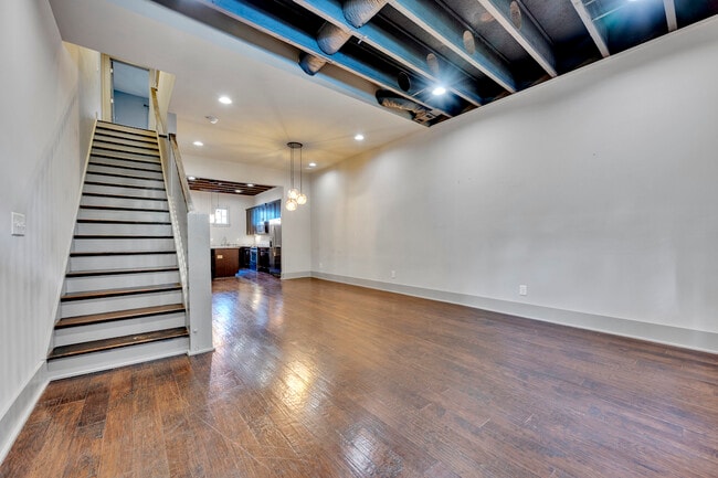 Building Photo - 202 Barristers Ct