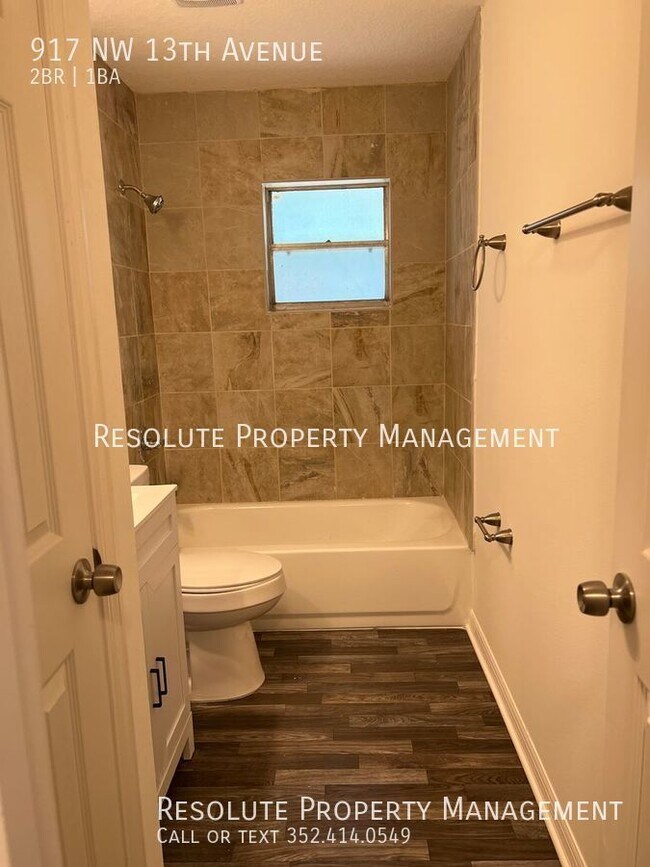 Building Photo - Newly Remodeled 2/1 - NW Ocala