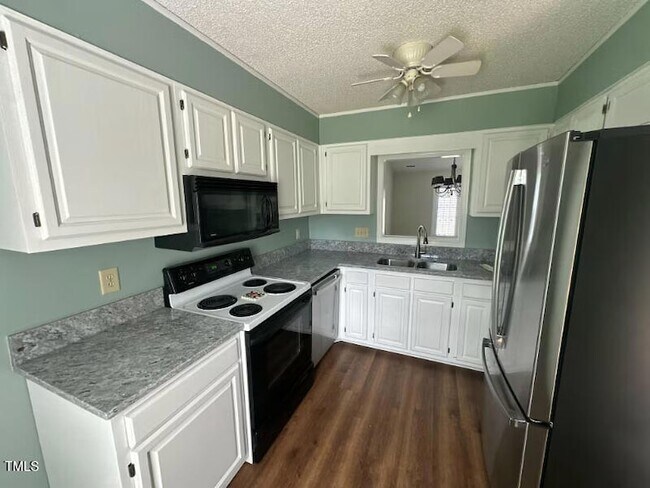 Building Photo - 6817 Fairpoint Ct