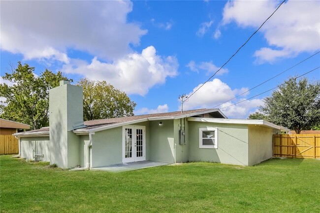 Building Photo - 5709 Ridgeway Dr