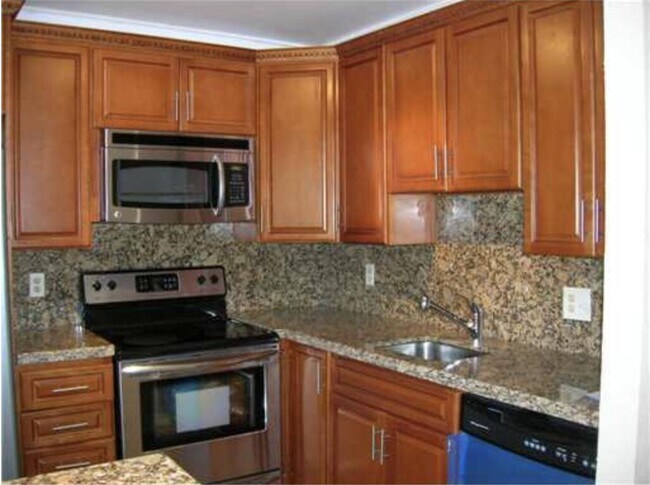Building Photo - 166 Valencia Dr