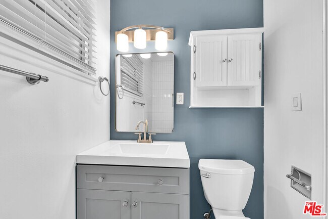 Building Photo - 926 N Spaulding Ave