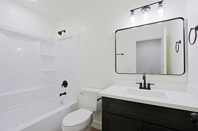 Building Photo - 454 S Pioneer