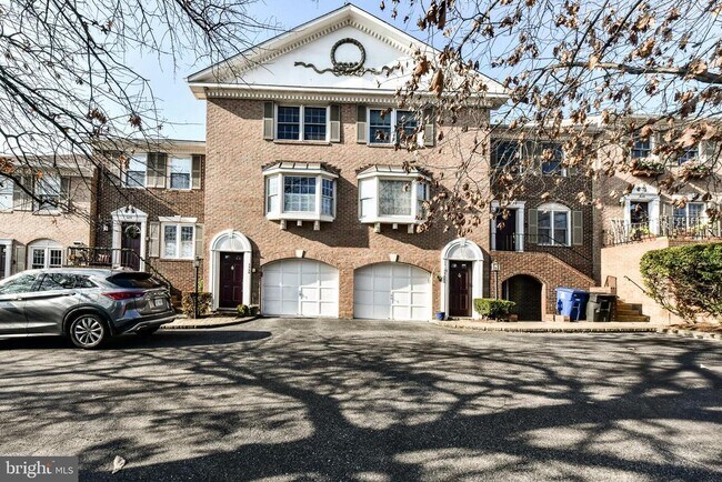 Building Photo - 1460 N Quinn St