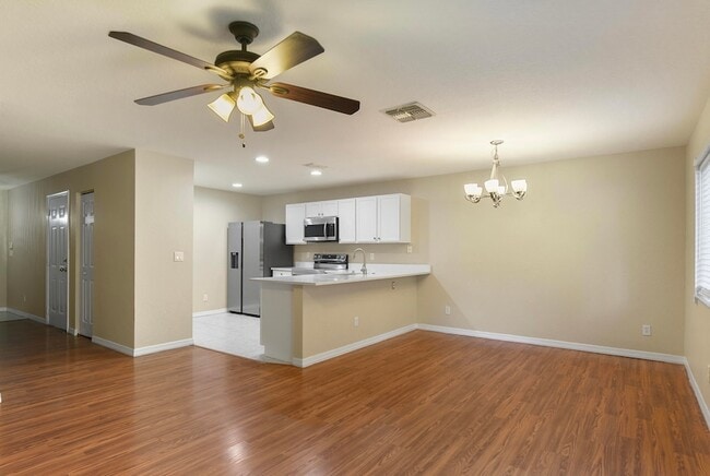 Building Photo - 2205 Marshfield Ct