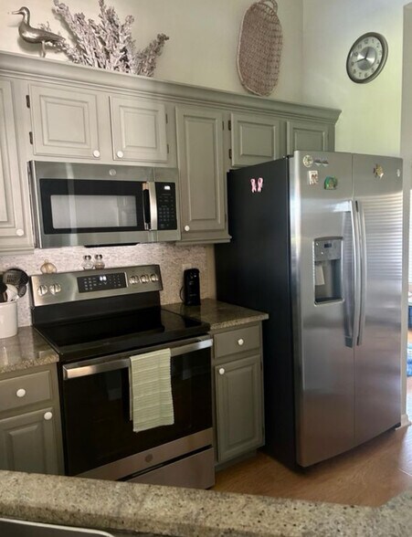 Building Photo - 9855 Costa Mesa Ln