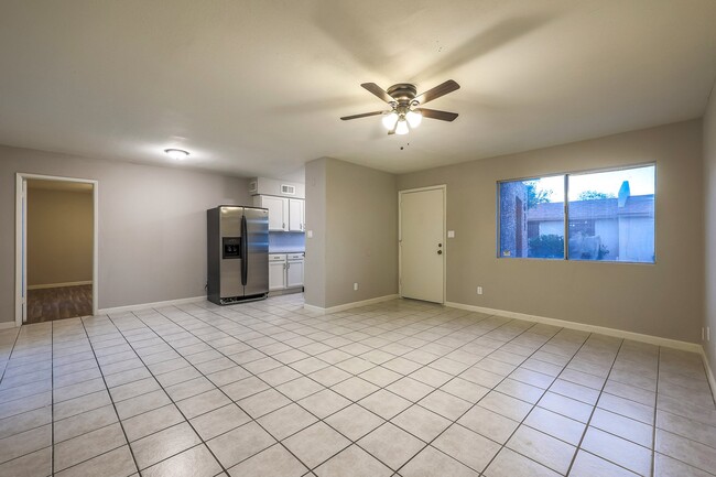 Building Photo - 2611 E Maryland Dr