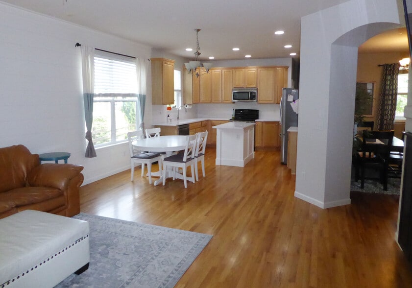 Building Photo - 3815 Little Dipper Dr